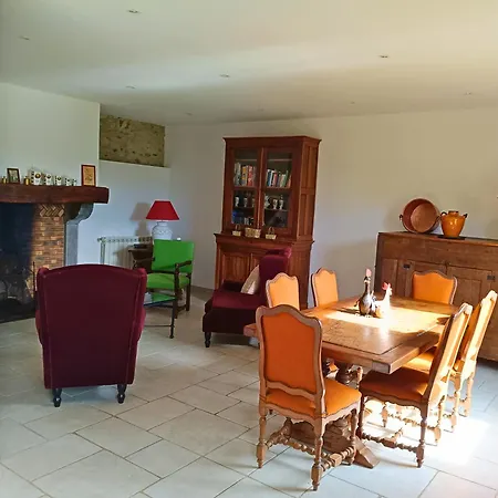 Les Cousteres De 16 Personnes بيت للعطل *