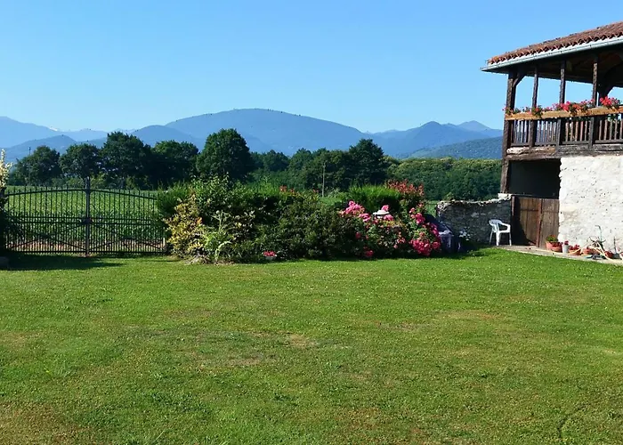 Les Cousteres De 16 Personnes بيت للعطل *