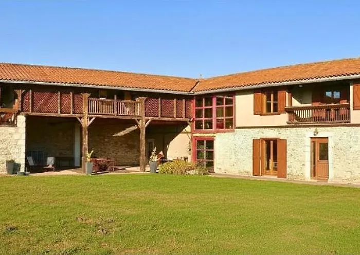 بيت للعطل Les Cousteres De 16 Personnes *