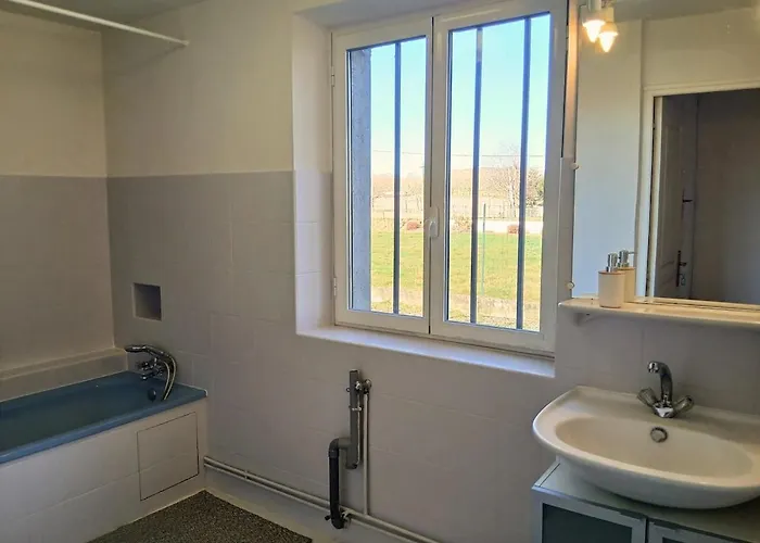 Les Cousteres De 16 Personnes * منتريجياو