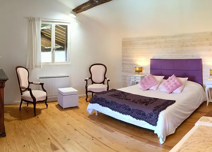 Les Cousteres De 16 Personnes بيت للعطل منتريجياو