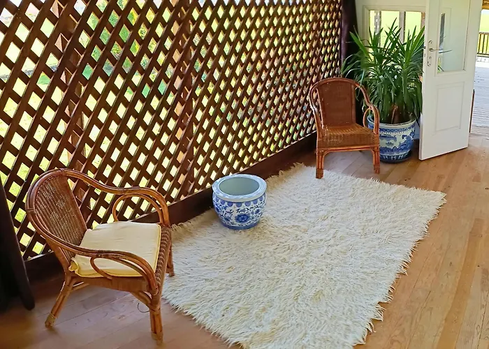 Les Cousteres De 16 Personnes بيت للعطل